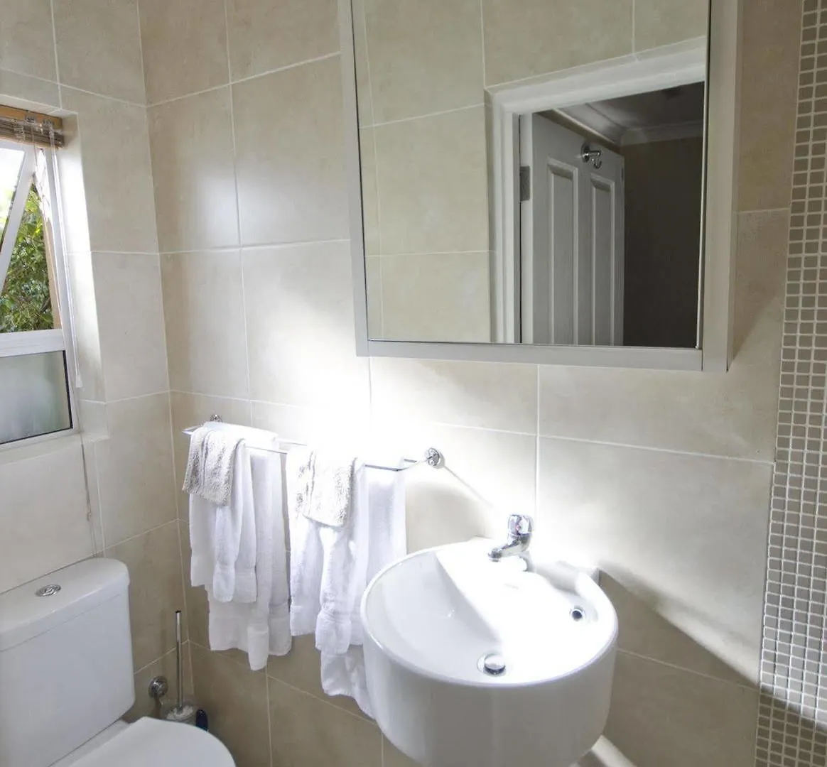 Villa Costa Rose - No Loadshedding Cape Town 4*,  South Africa