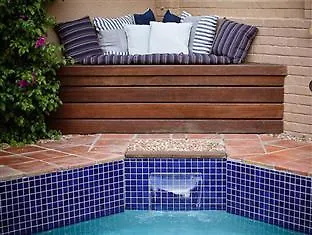 Villa Costa Rose - No Loadshedding Cape Town Guest house